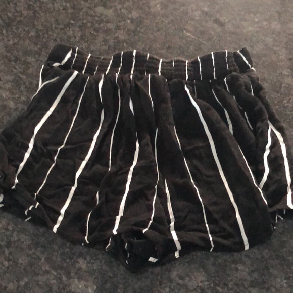 Womens shorts 2 pairs - Picture 6 of 6